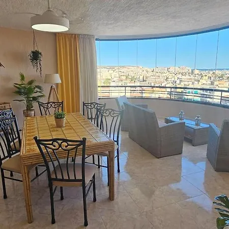 Apartment Whit A Sea View And Swiming Pool!