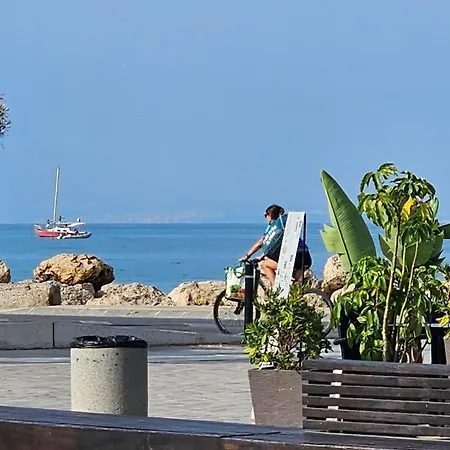 Whit A Sea View And Swiming Pool!